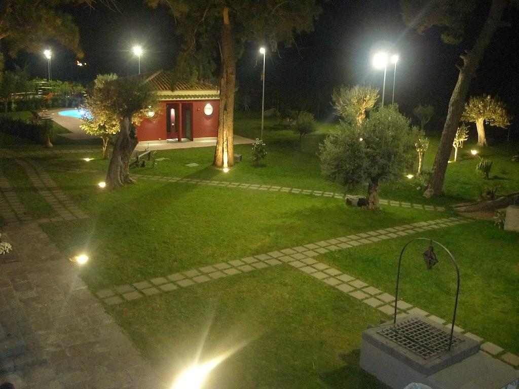 Palazzo Rosso Villa Рипосто Екстериор снимка
