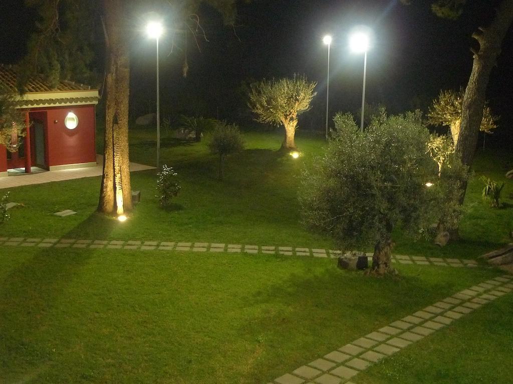 Palazzo Rosso Villa Рипосто Екстериор снимка